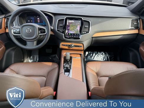 Certified 2023 Volvo XC90 B6 Plus image 2