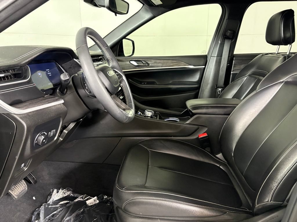 Used 2024 Jeep Grand Cherokee L Limited RWD image 22