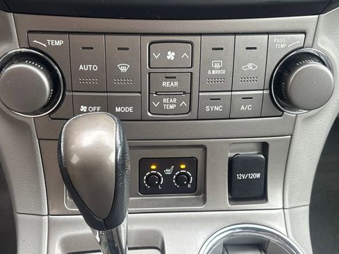 Used 2010 Toyota Highlander SE image 13