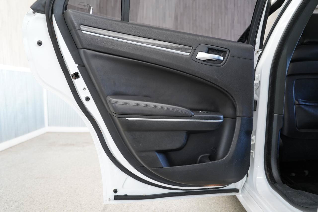 Used 2018 Chrysler 300 Touring L RWD image 35