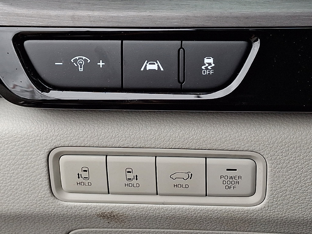 Certified 2024 Kia Carnival EX FWD image 28