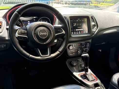 Used 2018 Jeep Compass Trailhawk w/ Leather Interior Group AWD/4WD image 22