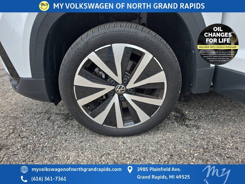 Used 2023 Volkswagen Taos SE FWD image 30