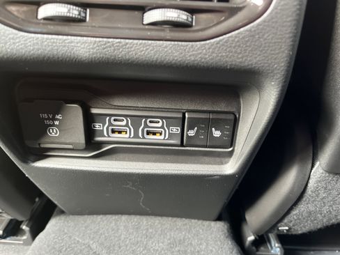 New 2025 Jeep Grand Cherokee Limited w/ Black Appearance Package image 55