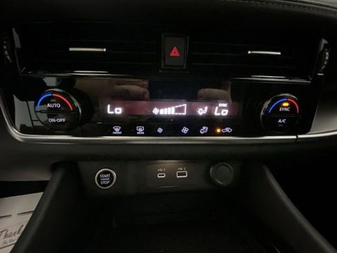 Used 2021 Nissan Rogue SV image 18