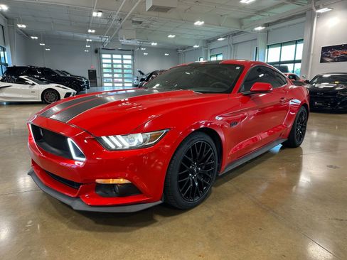 Used 2017 Ford Mustang GT w/ GT Performance Package image 3