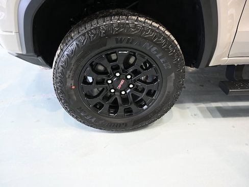 New 2026 GMC Canyon Elevation w/ Convenience Package image 31