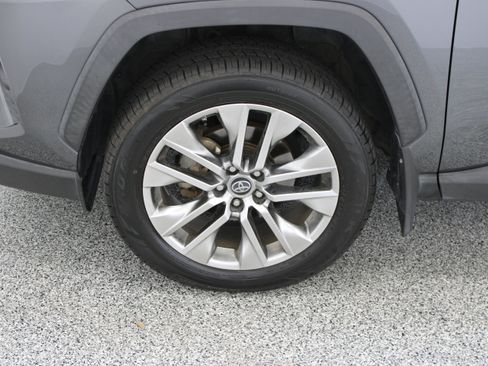 Used 2019 Toyota RAV4 Limited FWD image 11