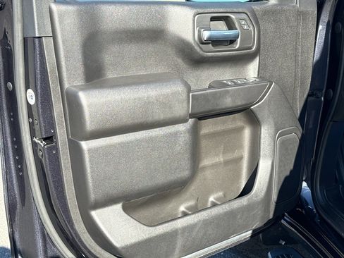 Used 2023 Chevrolet Silverado 1500 Custom image 9