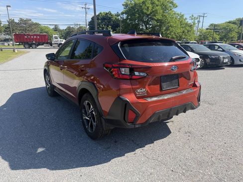 Used 2024 Subaru Crosstrek 2.0i Premium AWD/4WD image 3