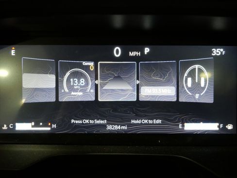 Used 2022 Jeep Grand Cherokee L Limited w/ Luxury Tech Group II image 15