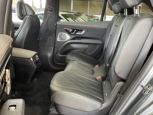 Used 2023 Mercedes-Benz EQS 580 4MATIC SUV image 16
