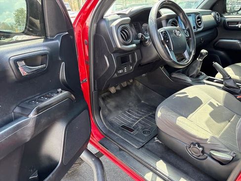 Used 2016 Toyota Tacoma TRD Sport w/ Towing Package image 18