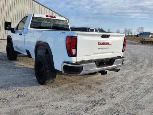 Used 2022 GMC Sierra 2500 Pro w/ Convenience Package image 4