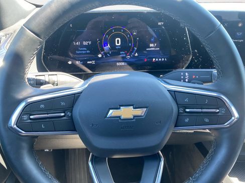 Used 2025 Chevrolet Equinox LT image 12