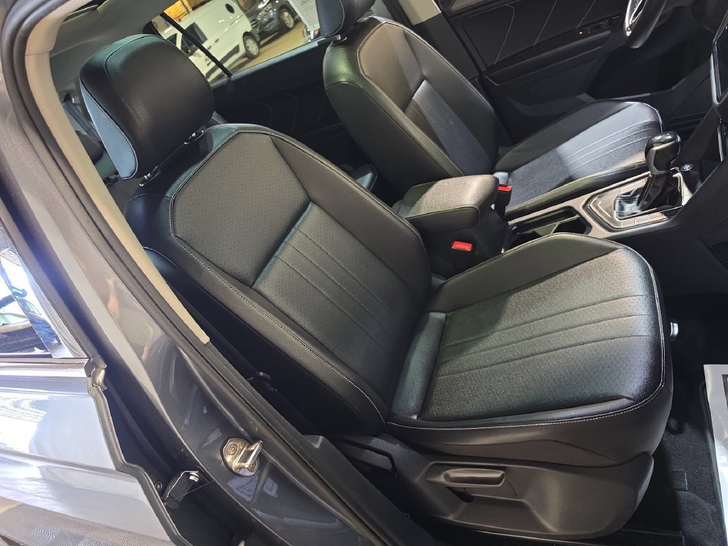 Used 2022 Volkswagen Tiguan SE FWD image 26