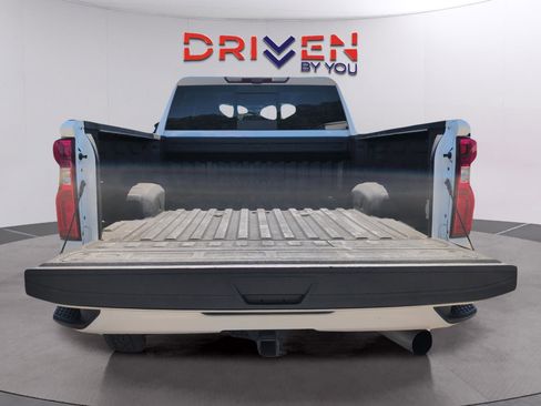 Used 2024 Chevrolet Silverado 2500 High Country w/ High Country Premium Package AWD/4WD image 9