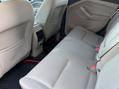 Used 2017 Ford Escape SE image 11