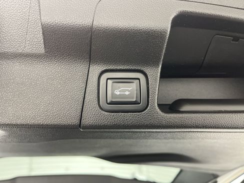 Certified 2021 GMC Acadia SLE w/ Driver Convenience Package image 32