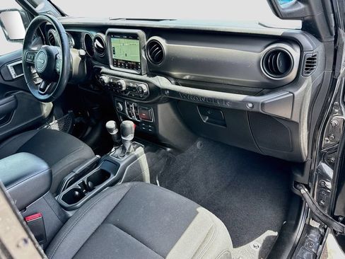 Used 2022 Jeep Wrangler Unlimited Sport w/ Sun And Sound Package AWD/4WD image 34