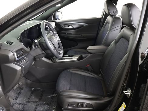 Used 2024 Buick Envista Preferred w/ Convenience I Package FWD image 32