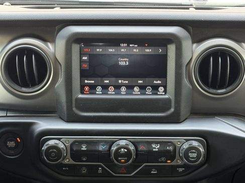 Used 2023 Jeep Gladiator Sport AWD/4WD image 20