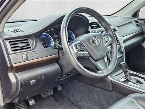 Used 2017 Toyota Camry XLE FWD image 9