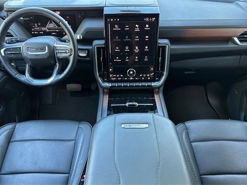 Used 2025 GMC Yukon Denali image 13