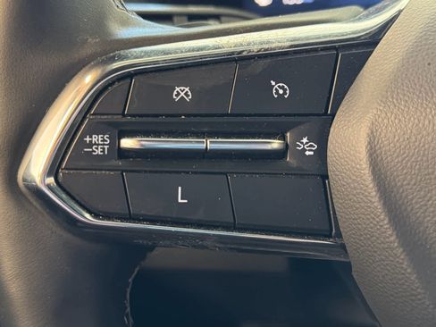 Used 2025 Chevrolet Traverse LT image 40