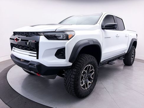 Used 2024 Chevrolet Colorado ZR2 w/ ZR2 Convenience Package III AWD/4WD image 16