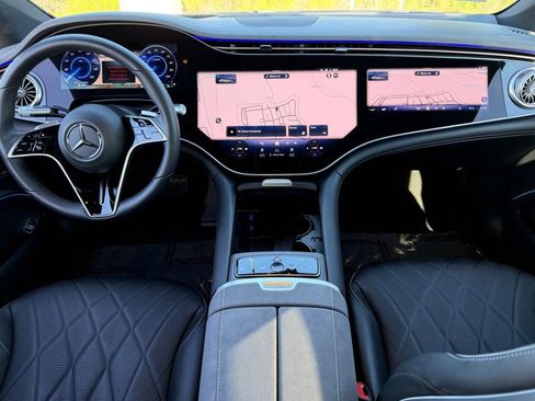 Used 2025 Mercedes-Benz EQS 580 4MATIC Sedan image 30