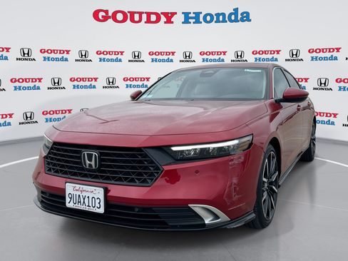 Used 2025 Honda Accord Touring image 1