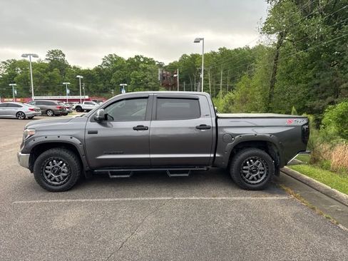 Used 2018 Toyota Tundra SR5 w/ SR5 Upgrade Package image 8