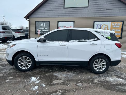 Used 2018 Chevrolet Equinox LS image 8