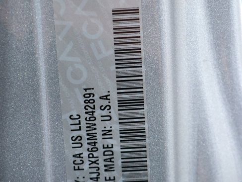 Used 2021 Jeep Wrangler Unlimited Sahara image 33