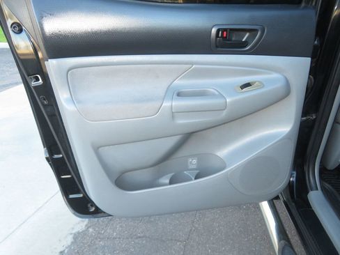 Used 2007 Toyota Tacoma PreRunner image 24