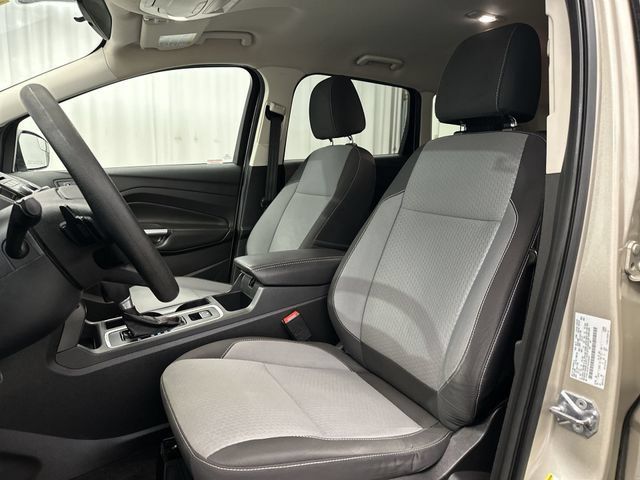 Used 2017 Ford Escape SE w/ SE Cold Weather Package AWD/4WD image 16