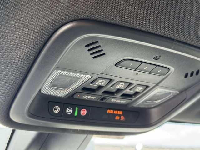 Used 2023 Chevrolet Traverse RS AWD/4WD image 33