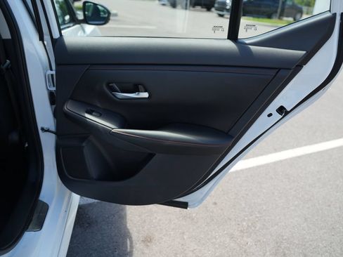 Used 2025 Nissan Sentra SR FWD image 19