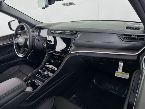 New 2026 Jeep Grand Cherokee L Limited AWD/4WD image 25