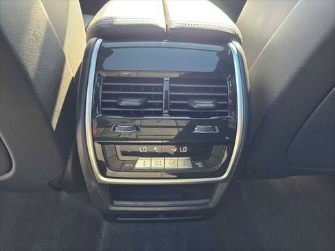 Used 2023 BMW X5 xDrive40i w/ Parking Assistance Package AWD/4WD image 18