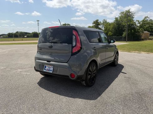 Used 2015 Kia Soul ! w/ Sun & Sound Package FWD image 3