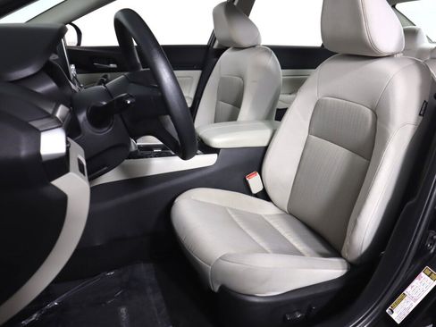 Used 2025 Nissan Altima 2.5 SV FWD image 29