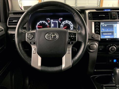 Used 2023 Toyota 4Runner SR5 Premium image 5