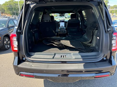 Used 2024 Ford Expedition Limited AWD/4WD image 29
