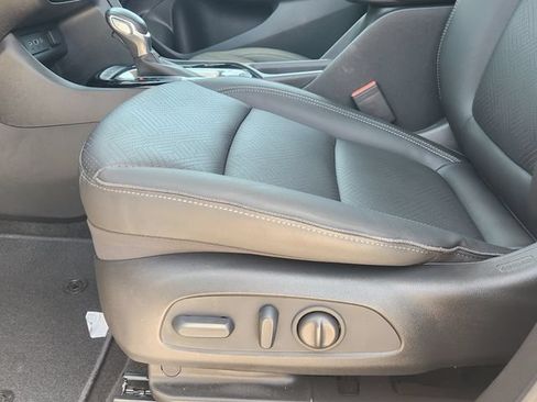 Used 2023 Buick Encore GX Essence w/ Experience Buick Package FWD image 20