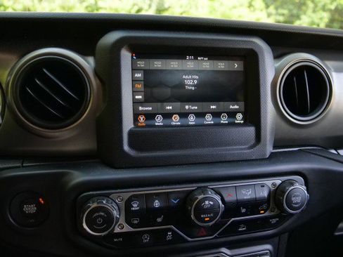 Used 2023 Jeep Wrangler Unlimited Sport AWD/4WD image 15