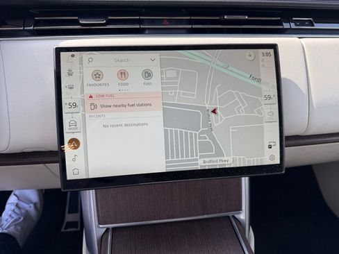 Used 2024 Land Rover Range Rover Long Wheelbase SE image 17