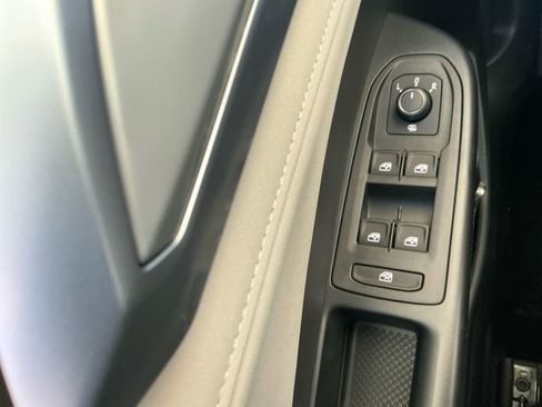 New 2025 Volkswagen Taos SE image 23