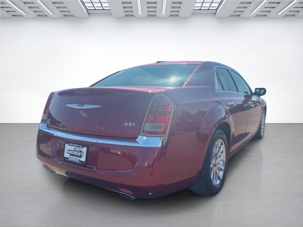 Used 2012 Chrysler 300 Limited RWD image 3